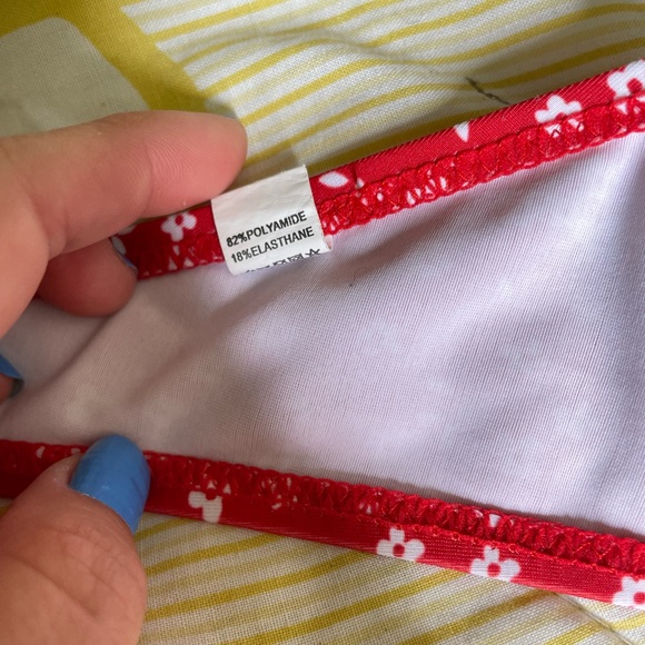 Red & white floral string bikini - Picture 5 of 5